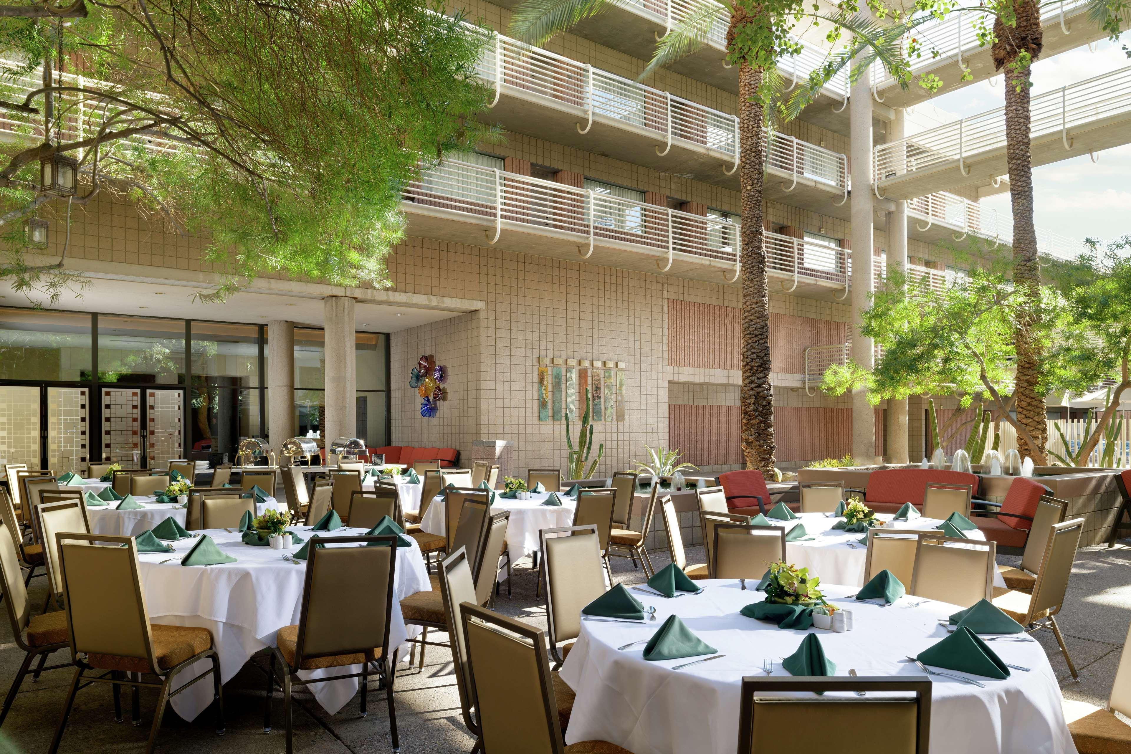 Doubletree Suites By Hilton Phoenix Exterior foto