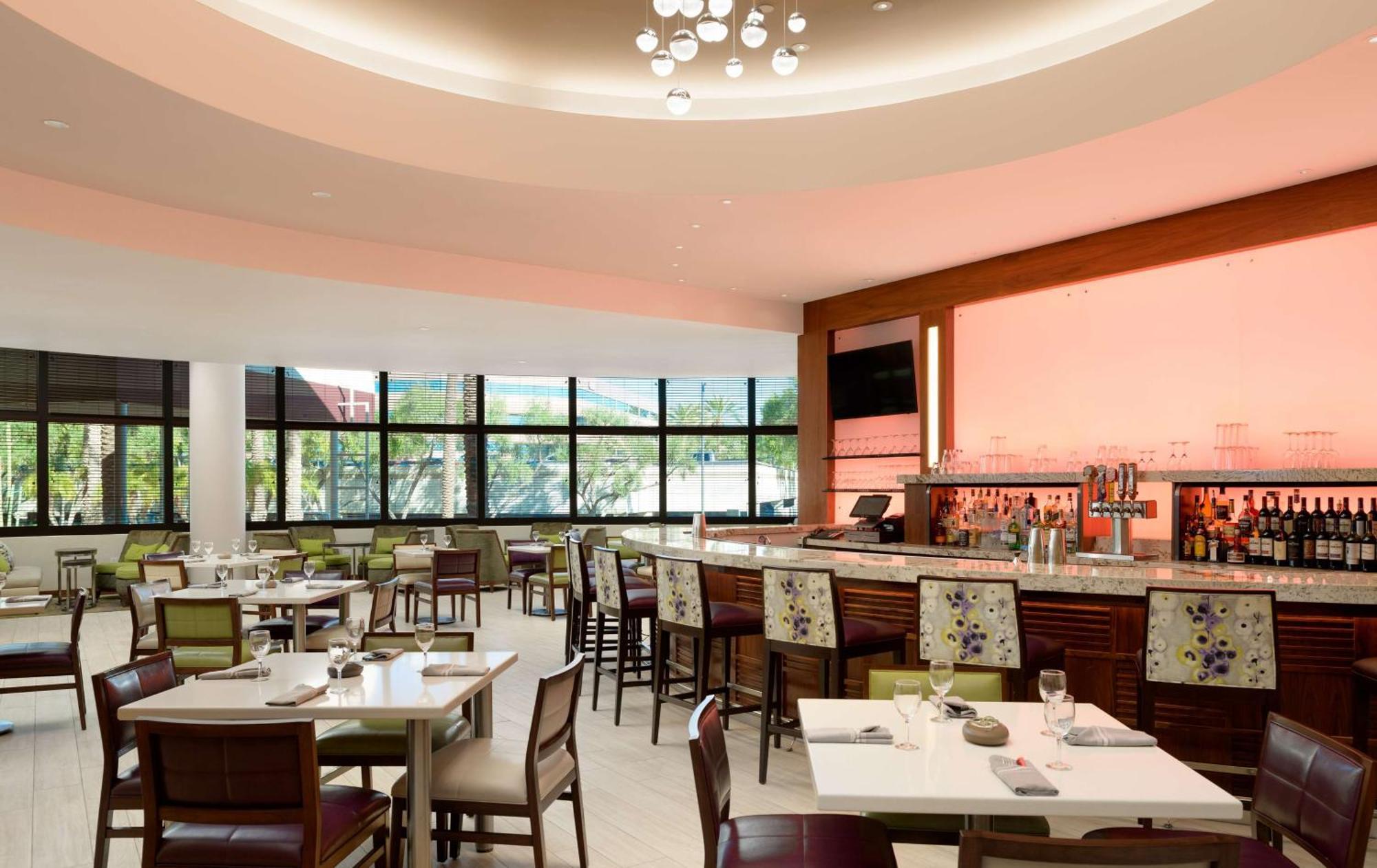 Doubletree Suites By Hilton Phoenix Exterior foto