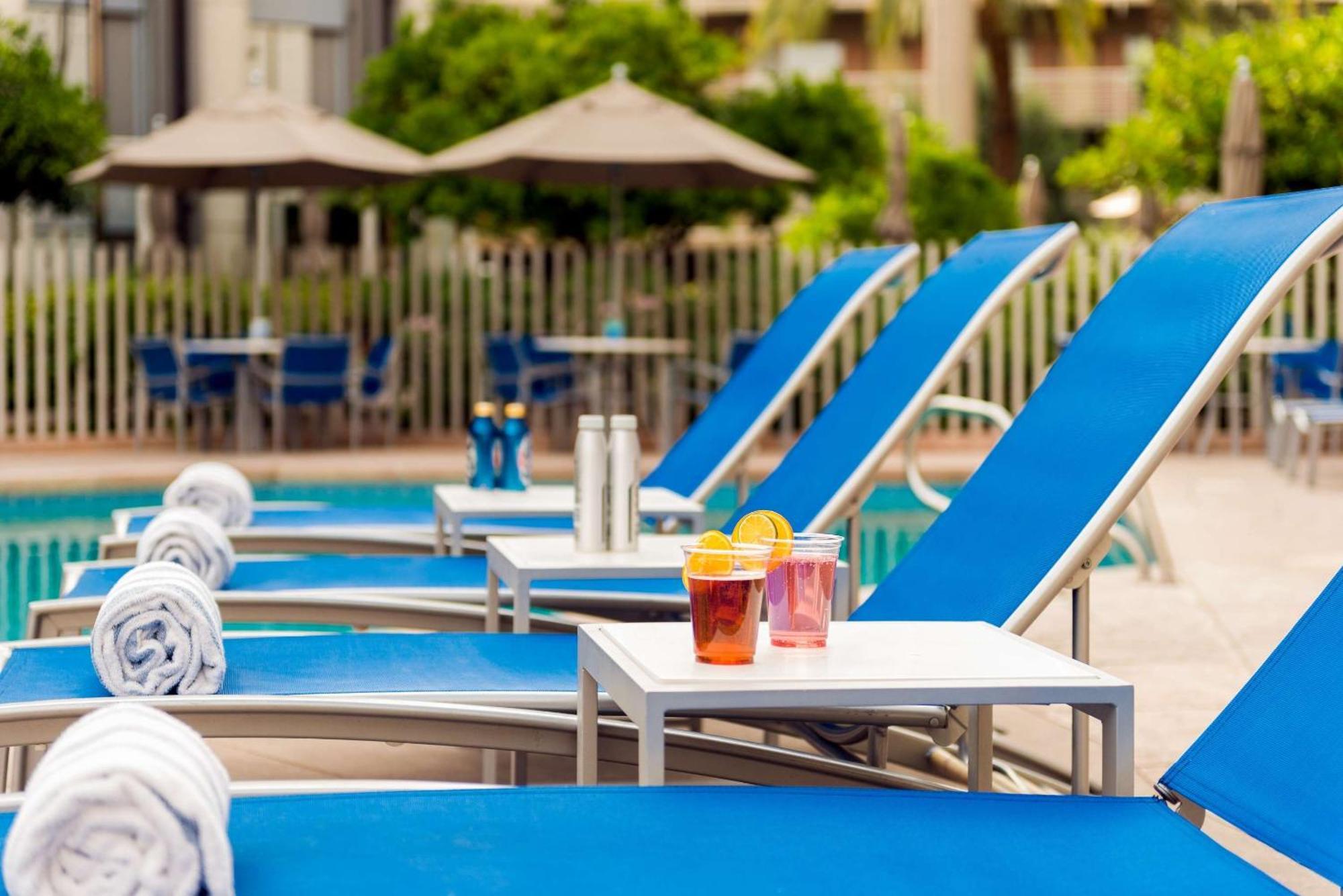 Doubletree Suites By Hilton Phoenix Exterior foto