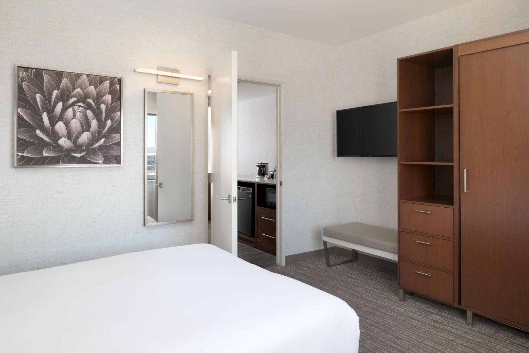 Doubletree Suites By Hilton Phoenix Exterior foto